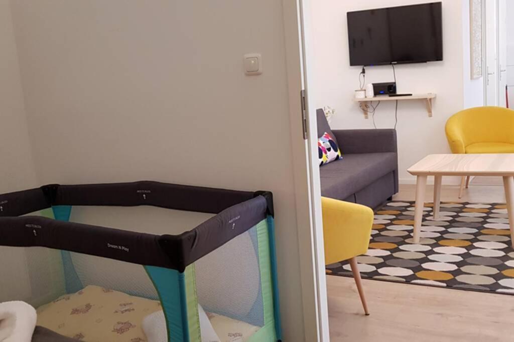 City Apartment Near Shooping Center, 6 Guests เบอร์ลิน ภายนอก รูปภาพ